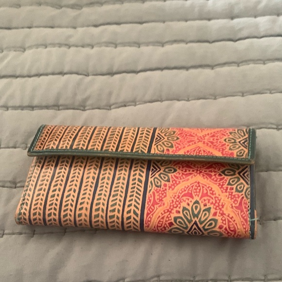 Colorful Patterned Wallet - Picture 4 of 4